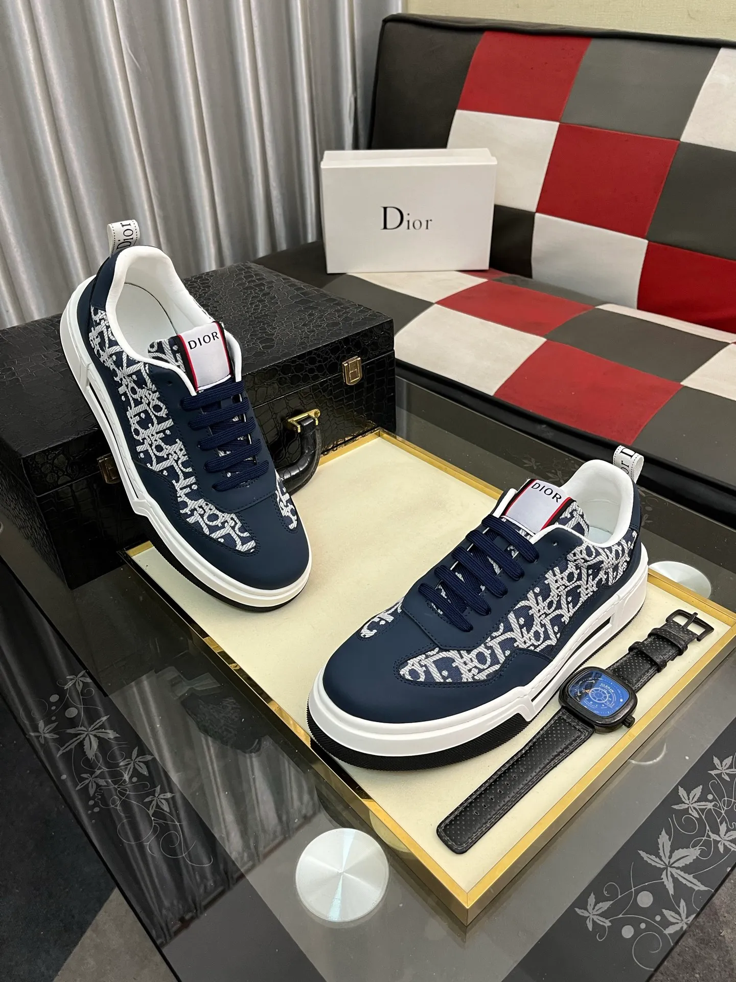 Men's men's shoes 💰420⌚️⌚️[Dior] 25ss new product B01 moral training shoes. The toe size design is a bit wider. The upper foot comfort is perfect. The threads are beautiful. Perfectly adaptable to trousers. Decorated with various classic details. Ideal for daily styling. Can be matched with various casual items to create exquisite looks. Fabric: First layer cowhide/lining sheepskin TPU original outsole Code number: 38-443️⃣Colors available